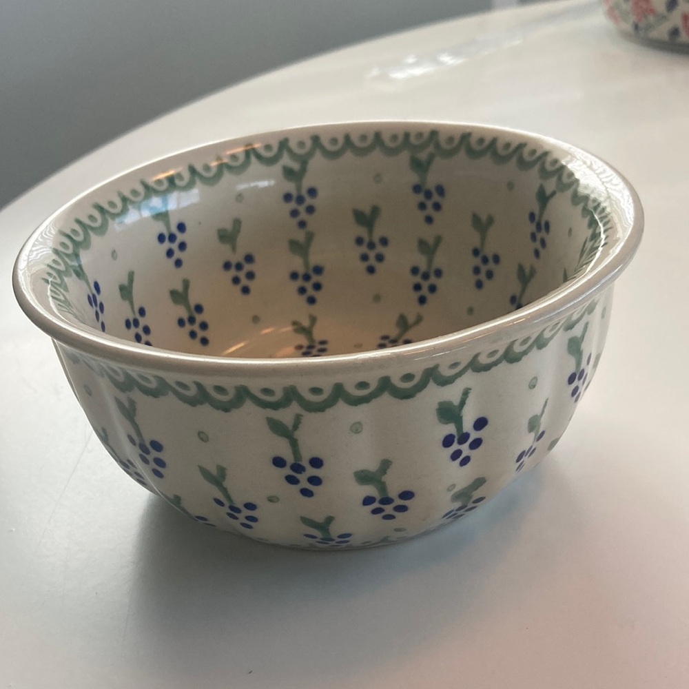 - Beautiful polish pottery soup/ cereal/ dip/ salad bowl